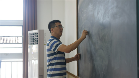 優狀元高考學校地址電話_鄭州藝考文化課補習學校三個月多少錢