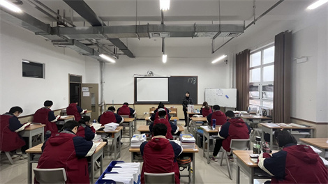 大學里最“燒錢”的八大專業，高考志愿慎選！