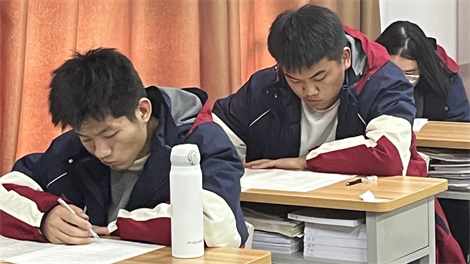 河南高三哪家全日制輔導機構(gòu)效果好_有高三數(shù)學沖刺班嗎_鄭州創(chuàng)新高考學校