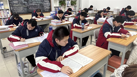 鄭州高三沖刺班備考建議_河南高考全日制補習(xí)班價格_創(chuàng)新高考集訓(xùn)學(xué)校