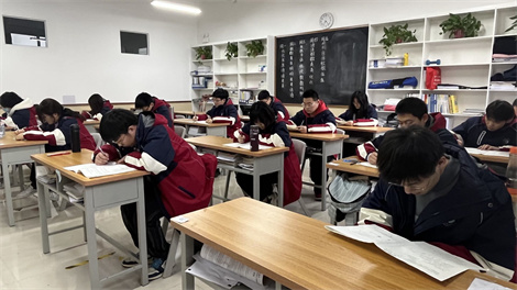 鄭州高三化學(xué)全日制輔導(dǎo)機(jī)構(gòu)哪個(gè)好_優(yōu)狀元高考復(fù)讀沖刺學(xué)校靠譜嗎