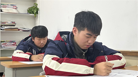中等生如何在短期內(nèi)提高_鄭州高三復讀班一年多少錢_優(yōu)狀元高考復讀學校地址